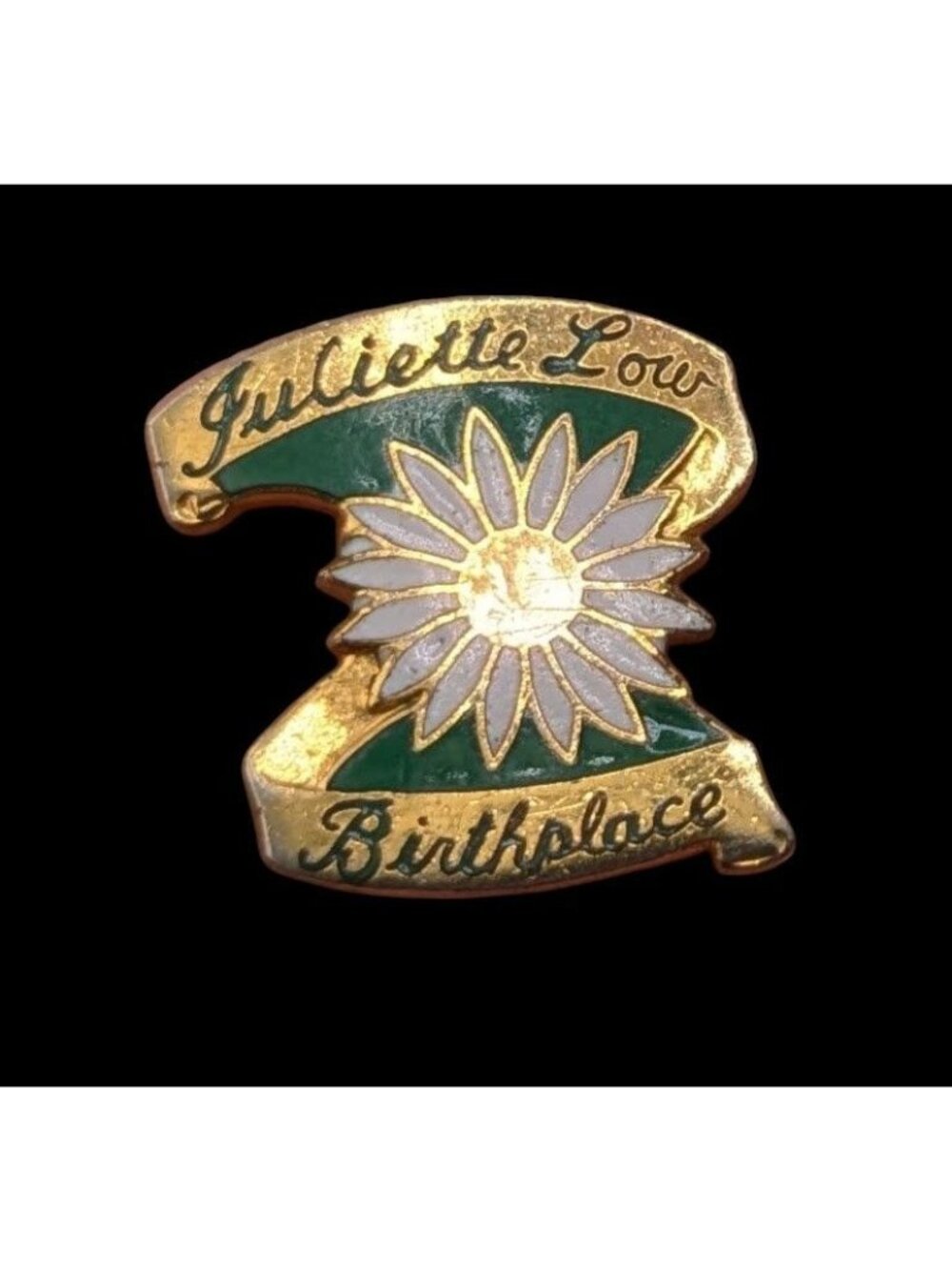Juliette Low Birthplace Gold Tone Girl Scout Pin 1/2 Inch Vintage Collectible